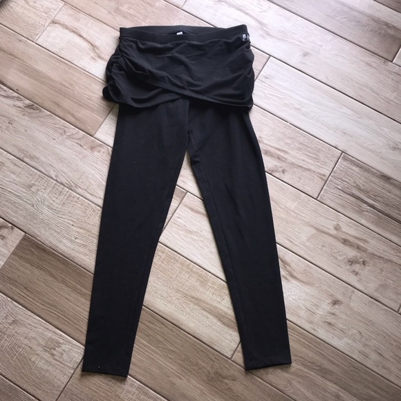 Victoria's Secret Pants - Victoria’s Secret Leggings With Skirt